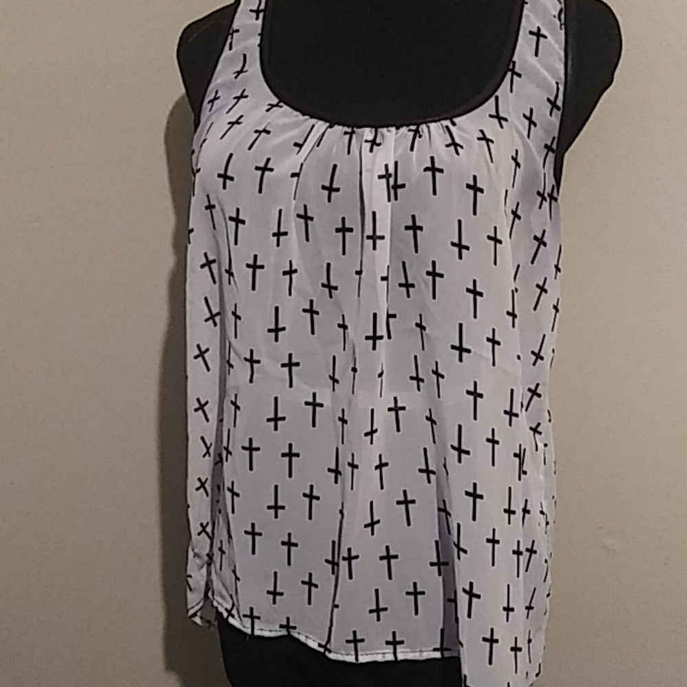 💜5/$25💜 New Ruby Dressy Tank.